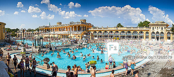 Das Szechenyi-Thermalbad  das größte Heilbad in Europa  Budapest  Ungarn  Europa