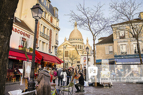 Place du Tertre  bei der Sacre Coeur  Montmartre  Paris  Frankreich  Europa