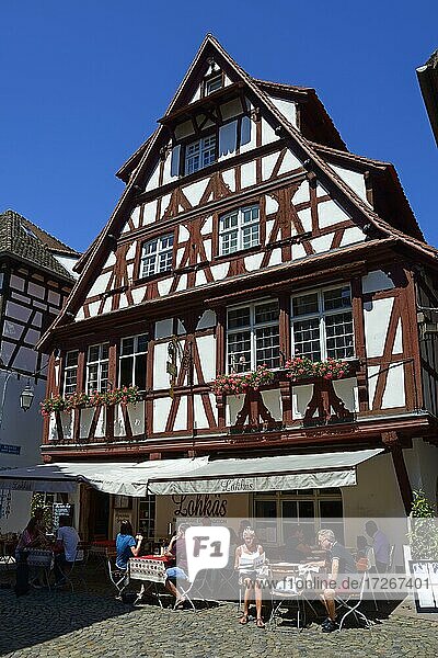 Lohkäs  Weinstube und Restaurant  Fachwerkhaus von 1676 in La Petite France  Straßburg  Elsass  Frankreich  Europa