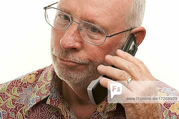 Älterer Mann mit Mobiltelefon