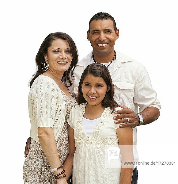Hispanic Mutter  Vater und Tochter vor einem weißen Hintergrund