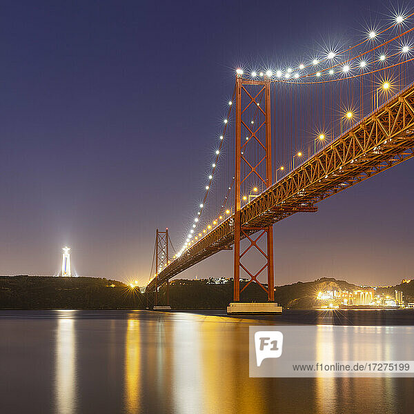 Portugal  Lisbon District  Lisbon  25 de Abril Bridge at dusk