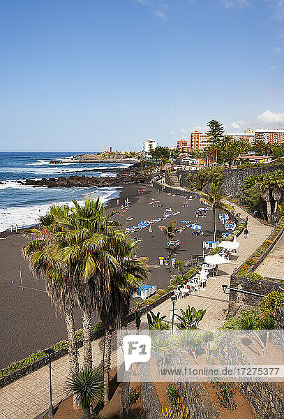 Spain  Province of Santa Cruz de Tenerife  Puerto de la Cruz  Black city beach in summer