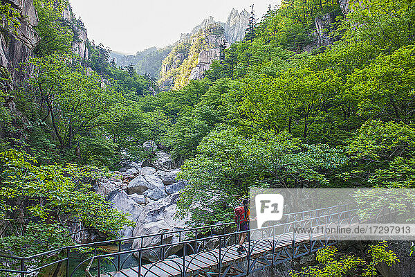Wanderung zum Gipfel des Daecheongbong im Seoraksan-Nationalpark