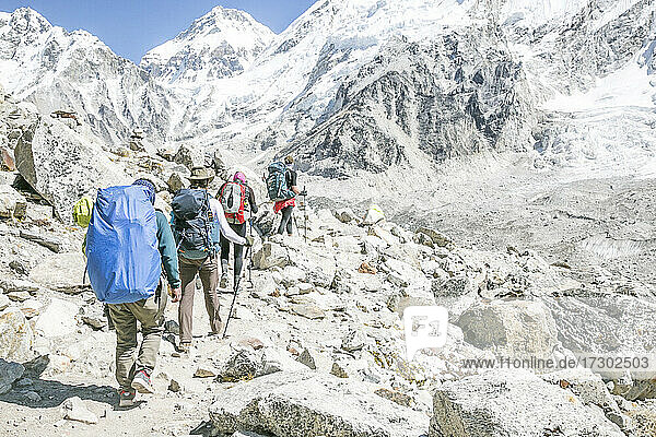 Climbing team heading towards Everest Basecamp