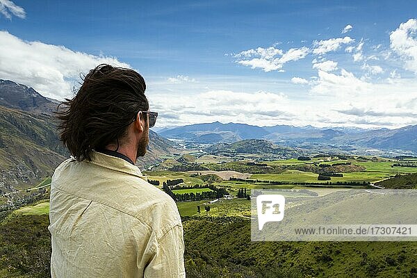 Guy at The Crown Range  Otago  Wakatipu Basin  South Island  New Zealand  Oceania