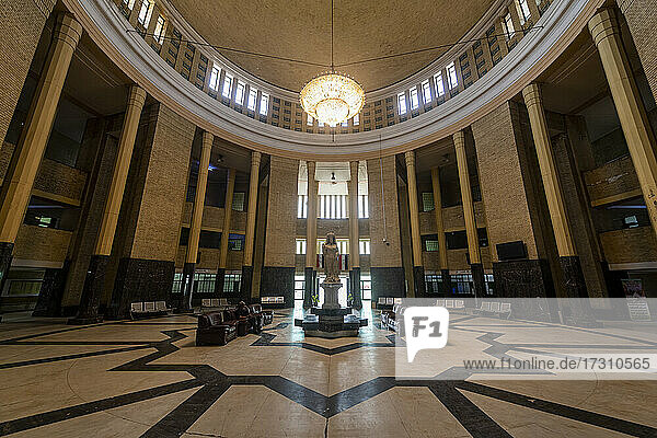 Interior of the Baghdad Central Railway Station  Baghdad  Iraq  Middle East