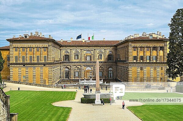Giardino di Boboli with Palazzo Pitti  Florence  Tuscany  Italy  Europe