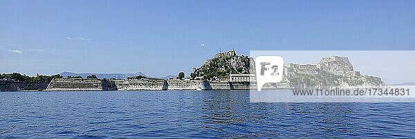 Alte Festung mit Hagios Georgius Kirche und Altes Englisches Hospital  Stadt Korfu oder Kerkyra  Insel Korfu  Ionische Inseln  Mittelmeer  Griechenland  Europa