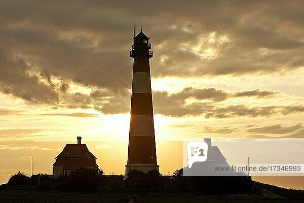 Westerhever Lighthouse at sunset  Wadden Sea National Park  North Sea  North Frisia  Schleswig-Holstein  Germany  Europe