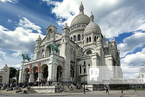 Die Basilika Sacre Coeur in Montmartre  Paris  Ile-de-France  Frankreich  Europa