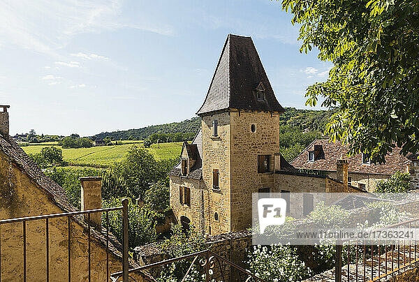 Frankreich  Dordogne  Montfort  Mittelalterliches Dorf im Sommer