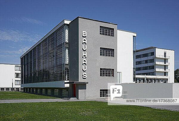 Bauhaus Dessau  Bauhausgebäude  Dessau  Sachsen-Anhalt  Deutschland  Europa