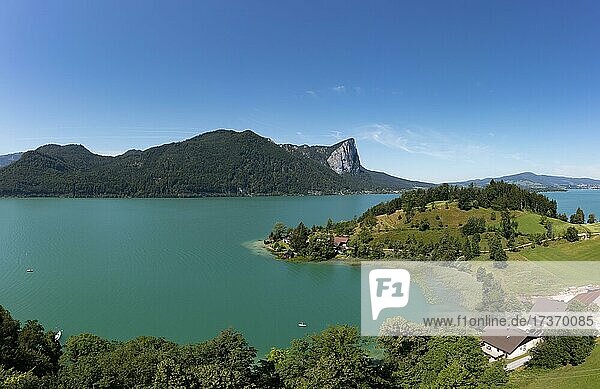 Drohnenaufnahme  Ortsteil Seewinkel mit Drachenwand  Mondsee  Mondseeland  Salzkammergut  Oberösterreich  Österreich  Europa