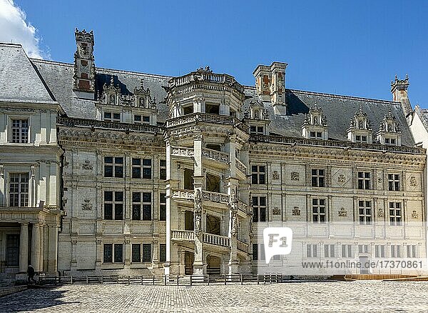 Wendeltreppe von Chateau de Blois  Departement Loire-et-Cher  Centre-Val de Loire  Frankreich  Europa