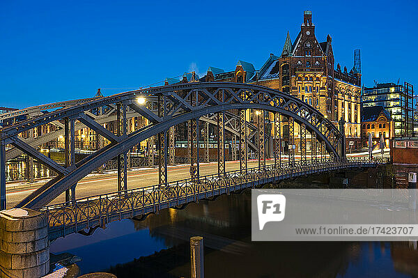 Germany  Hamburg  Brooksbrucke bridge in historic Speicherstadt district at dusk
