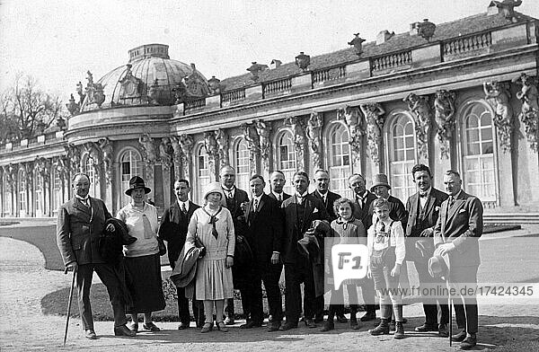 Group with tourists posing in front of Sanssouci Palace  excursion  souvenir photo  about 1928  Potsdam  Brandenburg  Germany  Europe