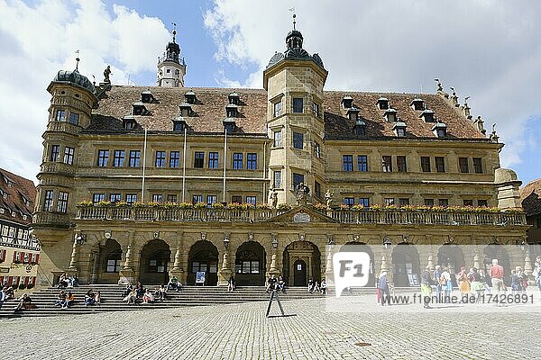 Rathaus am Marktplatz  Renaissance-Fassade  Altstadt  Rothenburg ob der Tauber  Taubertal  Franken  Bayern  Deutschland  Europa