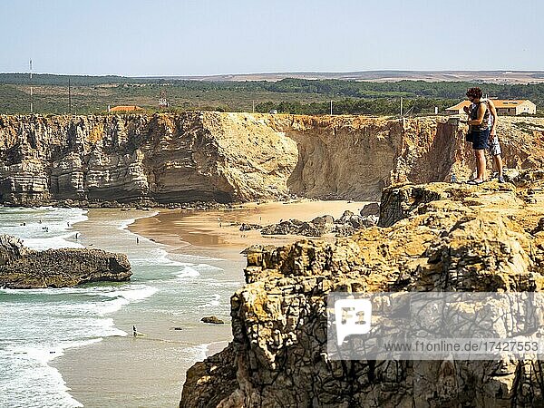 Steilküste bei Praia do Tonel Sagres  Algarve  Portugal  Europa
