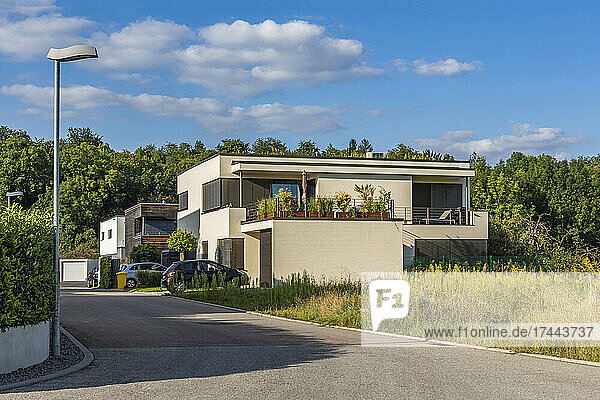 Germany  Baden-Wurttemberg  Waiblingen  Driveway of modern energy efficient suburban houses