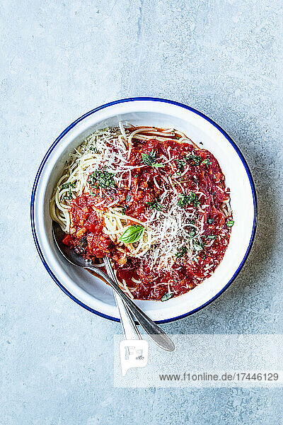 Spaghetti mit der ultimativen Veggie-Bolognese