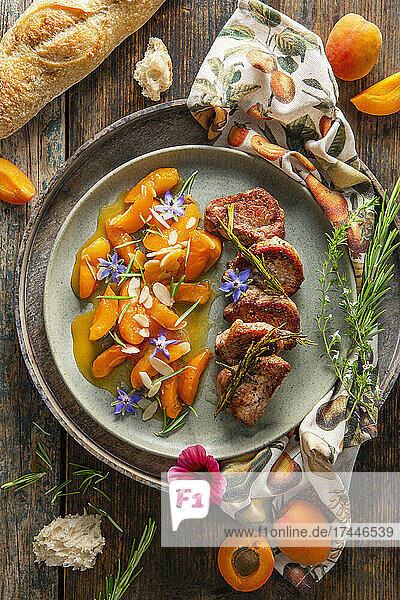Pork medallions with rosemary and apricots