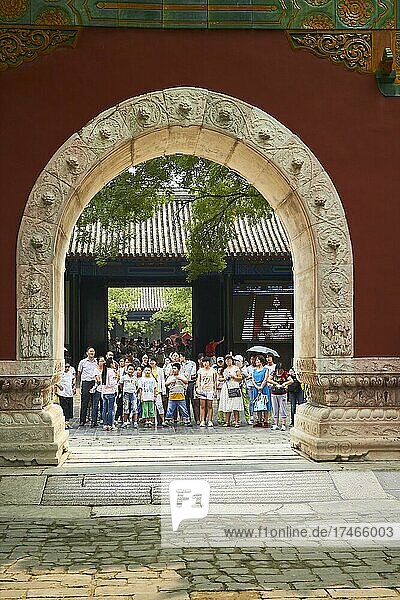 Tourists and school classes at the Confucius Temple  Beijing  China  Asia