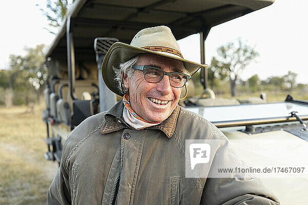 Lächelnder Safari-Führer  Okavango-Delta  Botswana