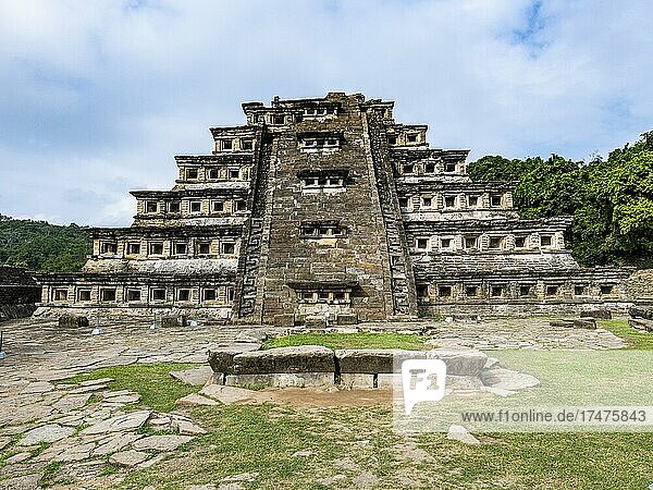 Pyramide der Nischen  Unesco-Welterbe  präkolumbianische archäologische Stätte El Tajin  Veracruz  Mexiko  Mittelamerika