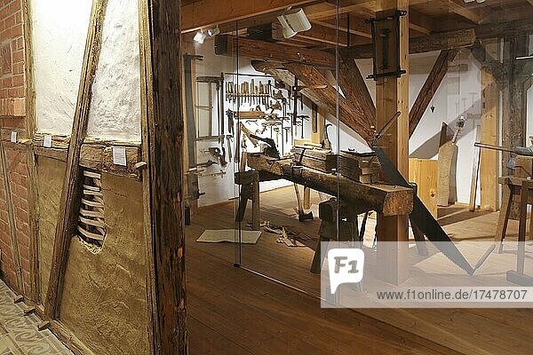 Heimatmuseum Pfuhl  Lehmmauer  Hausbau  Holzverarbeitung  Neu-Ulm  Bayern  Deutschland  Europa
