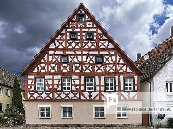 Historisches Fachwerkhaus von 1671  Ebermannstadt  Oberfranken  Bayern  Deutschland  Europa