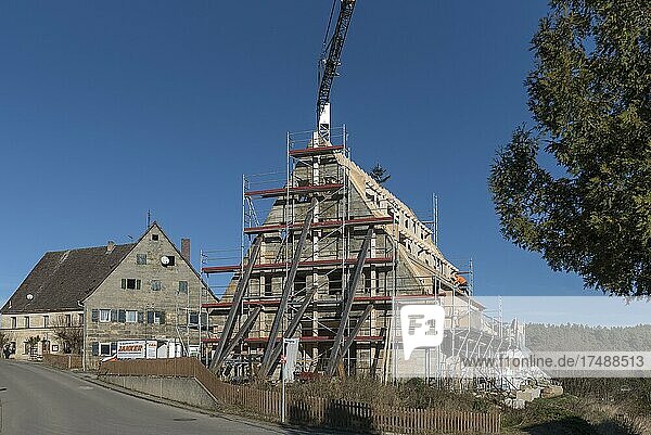Errichtung von Wohnungen in einem historischen Kuhstall  Simonshofen  Mittelfranken  Bayern  Deutschland  Europa