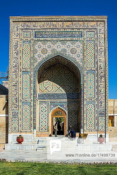 Eingangsportal  Shohizinda  Gräberstraße aus 11 Mausoleen  Samarkand  Usbekistan  Samarkand  Usbekistan  Asien