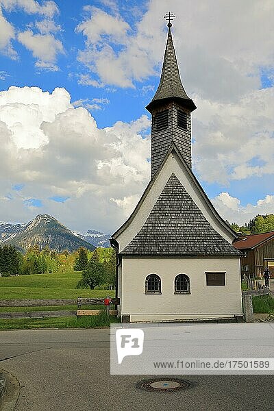 Kapelle St. Fabian und Sebastian  Kornau  Oberstdorf  Allgäuer Alpen  Bayern  Deutschland  Europa