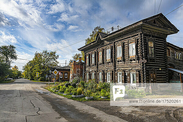 Old wooden house  Tomsk  Tomsk Oblast  Russia  Eurasia