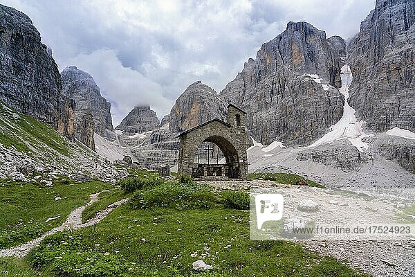 Kapelle der Brentei-Hütte  Brenta-Gebirge  Rendena-Tal  Trentino  Südtirol  Italien  Europa