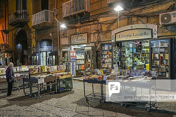 Bookshop  Via Port'Alba  Naples  Italy  Europe