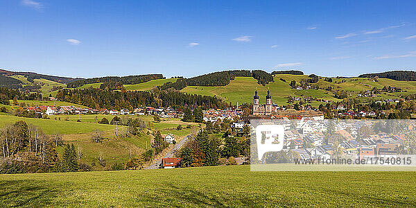 Germany  Baden-Wurttemberg  Sankt Peter  Panoramic view of town in Black Forest during autumn