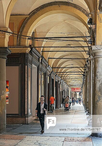 Säulengang von Pavaglione  Säulengänge von Bologna  Italien  Europa