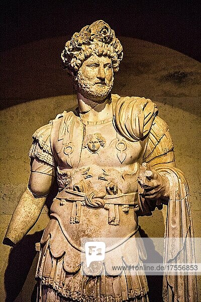 Marmorstatue des Imperators Hadrian  Perge  2. Jhd. Halle der Imperatoren  Archäologisches Museum  Antalya  Türkei  Antalya  Türkei  Asien