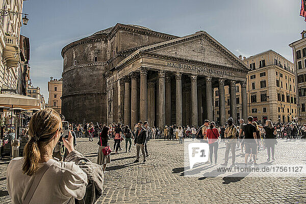 Italien  Latium  Rom  Stadtplatz Pantheon