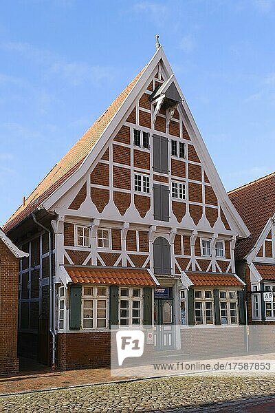 Fachwerkhaus in der historischen Altstadt  Otterndorf  Niedersachsen  Deutschland  Europa