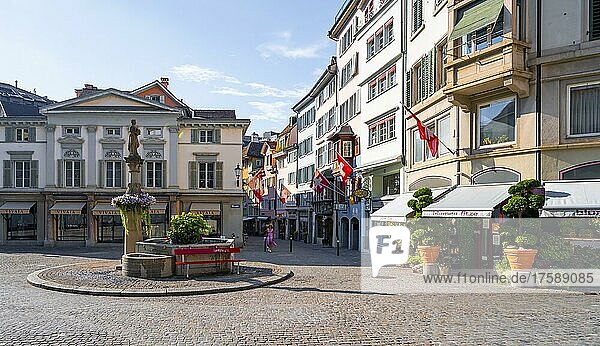 Münzplatz  historische Häuser in der Altstadt  Zürich  Schweiz  Europa