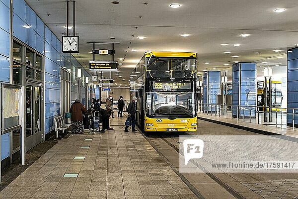 Busbahnhof in Steglitz  Berlin  Deutschland  Europa