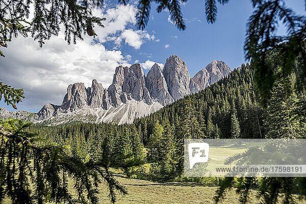 Italy  South Tyrol  Scenic view of Geislergruppe range in summer