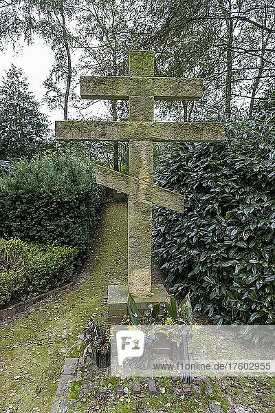 Russian cross  orthodox cross at the cemetery for Soviet prisoners of war from WW2  war cemetery Tannenhausen  Aurich  Lower Saxony  Germany  Europe