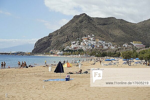 The beach Playa de Las Teresitas  in the back the village San Andrés  Anaga Mountains  Macizo de Anaga  North Tenerife  Tenerife  Canary Islands  Spain  Europe