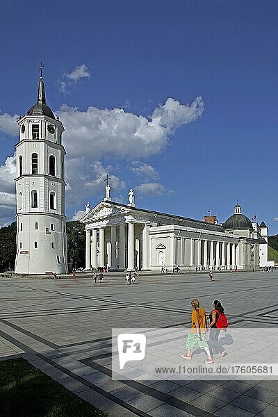 Kathedralenplatz  freistehender Glockenturm  St. Stanislaus-Kathedrale  Vilnius  Litauen  Baltikum  Europa