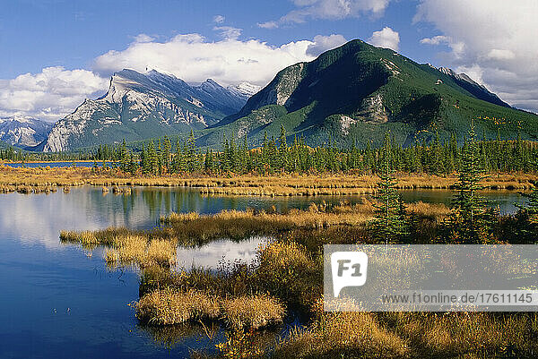 Mount Rundle und Vermillion Lakes  Banff National Park  Alberta  Kanada