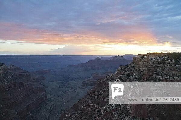 Der Grand Canyon bei Sonnenuntergang.